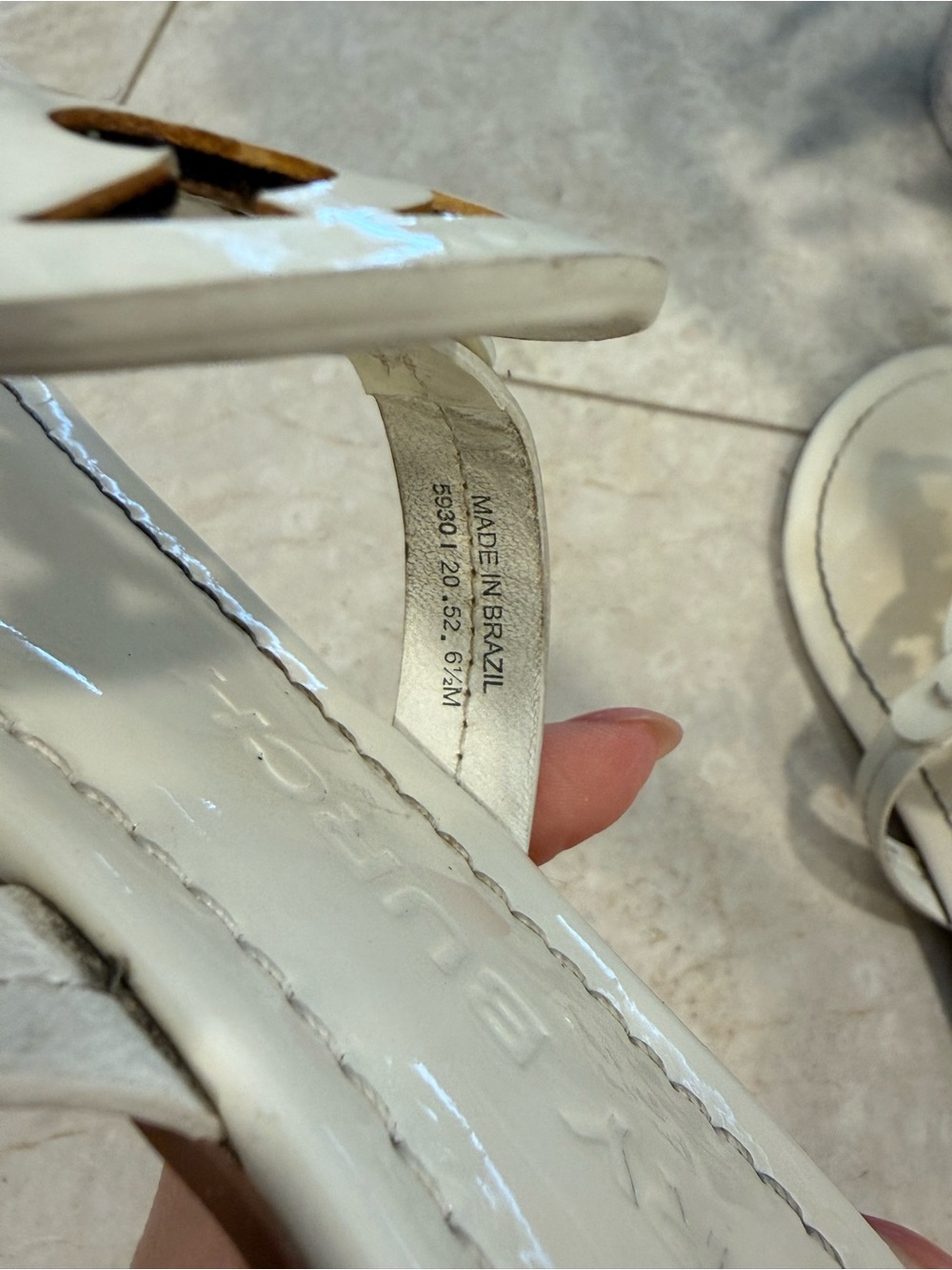 Tory Burch Ivory Patent Miller Thong Sandal Size 6.5 - Picture 9 of 12